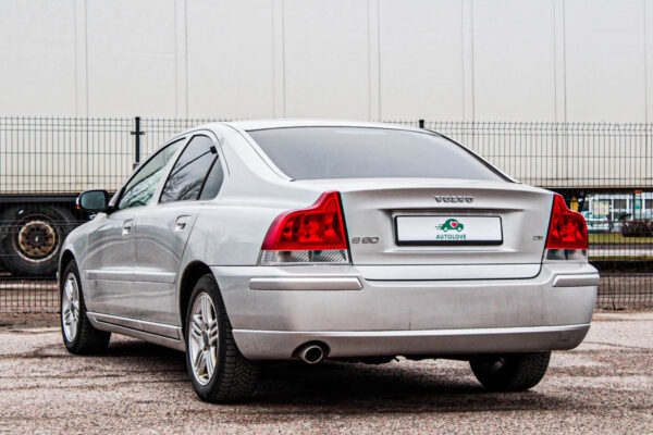 Volvo S60 - Image 4