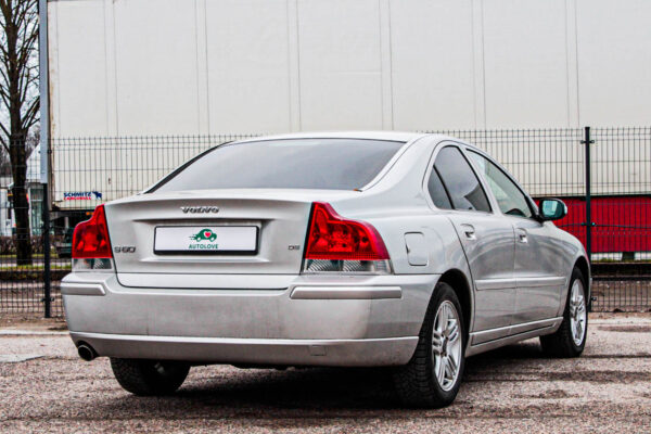 Volvo S60 - Image 6