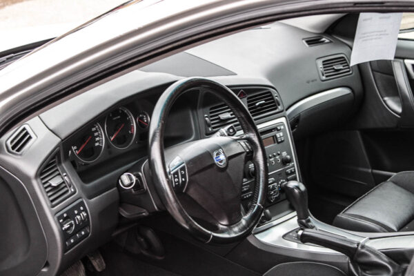 Volvo S60 - Image 8