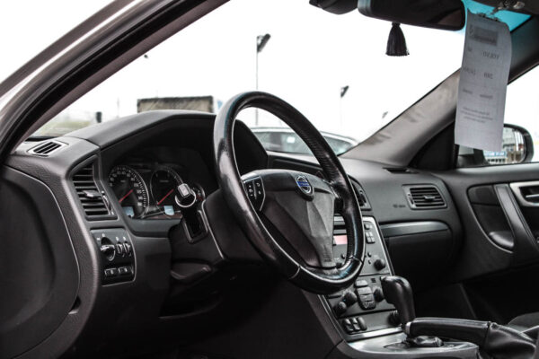 Volvo S60 - Image 9