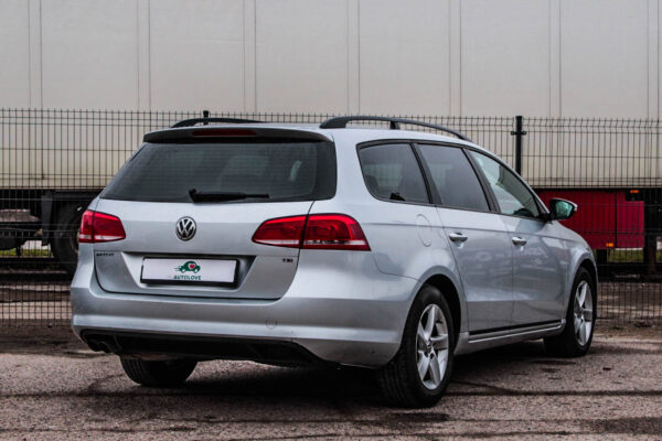 VW Passat - Image 6