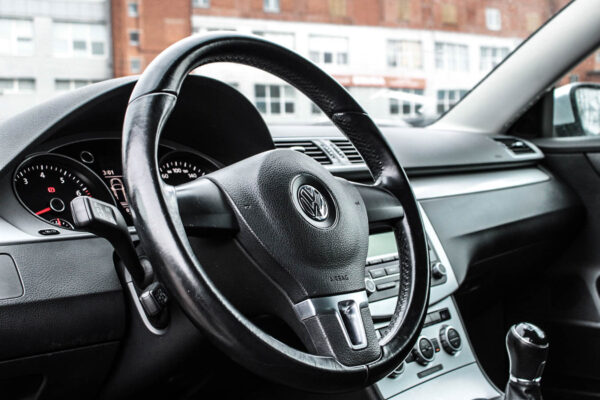 VW Passat - Image 7