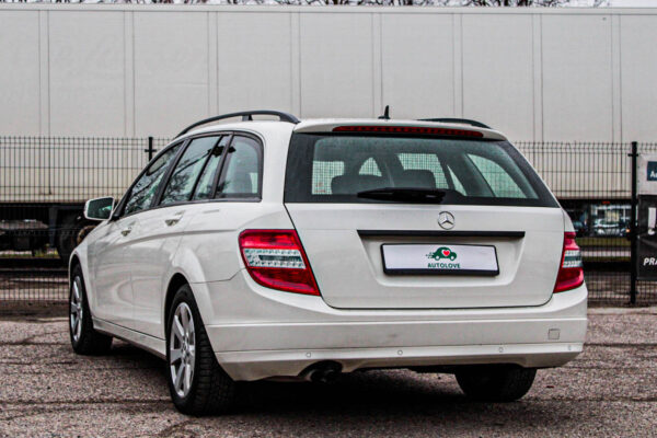 Mercedes-Benz C200 - Image 4
