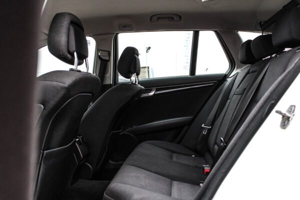 Mercedes-Benz C200 - Image 12