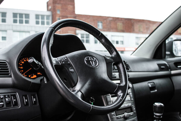 Toyota Avensis - Image 7