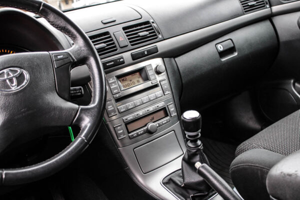 Toyota Avensis - Image 9