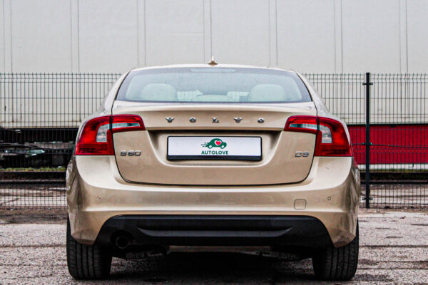 Volvo S60 - Image 5