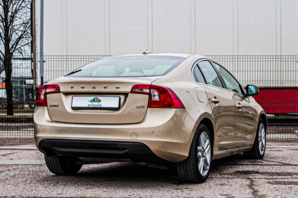 Volvo S60 - Image 4