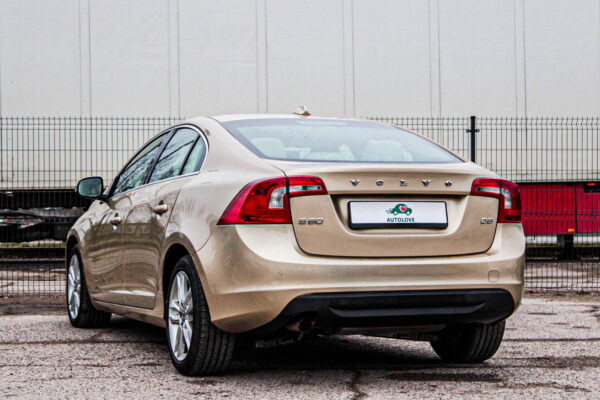 Volvo S60 - Image 6