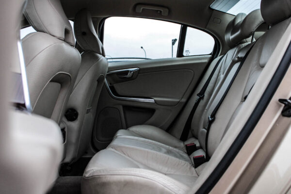 Volvo S60 - Image 12