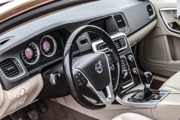 Volvo S60 - Image 8