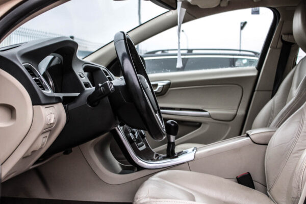 Volvo S60 - Image 11
