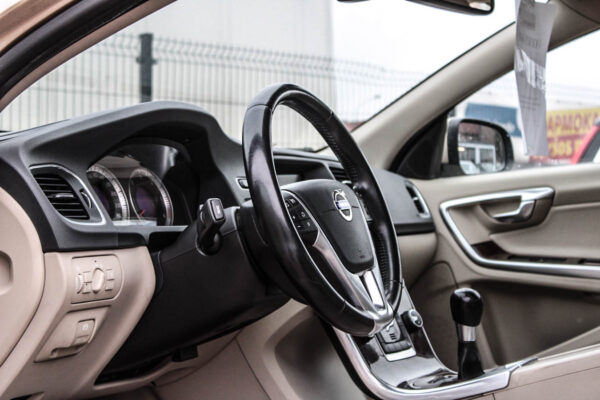 Volvo S60 - Image 10