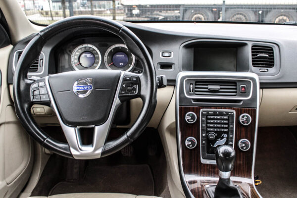 Volvo S60 - Image 7