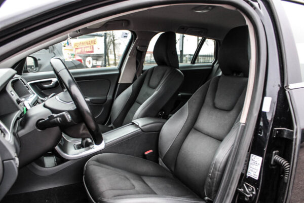 Volvo V60 - Image 8