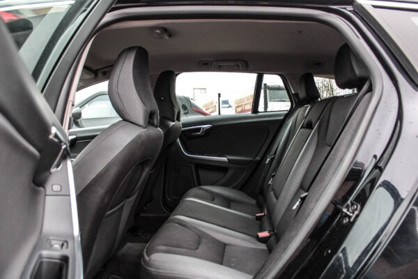 Volvo V60 - Image 9