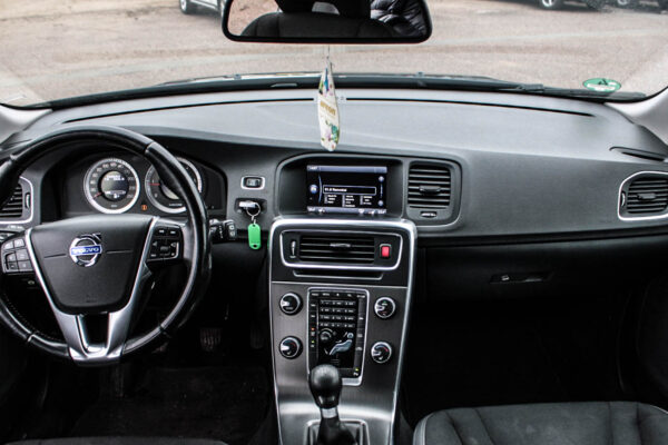 Volvo V60 - Image 11