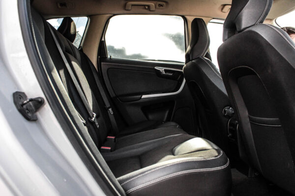 Volvo XC60 - Image 8