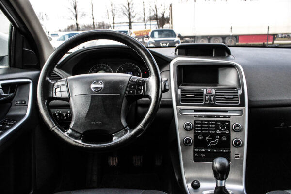 Volvo XC60 - Image 7