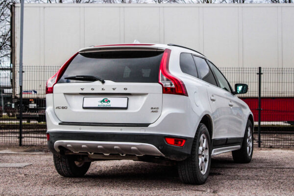 Volvo XC60 - Image 6