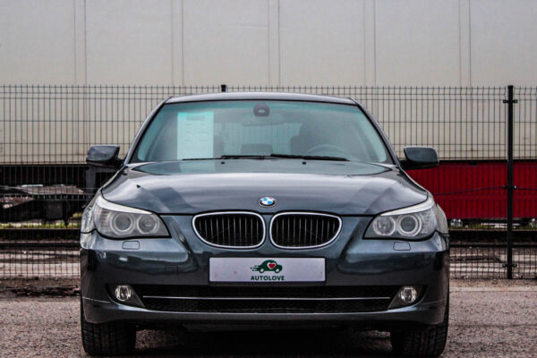 BMW 528XI - Image 2