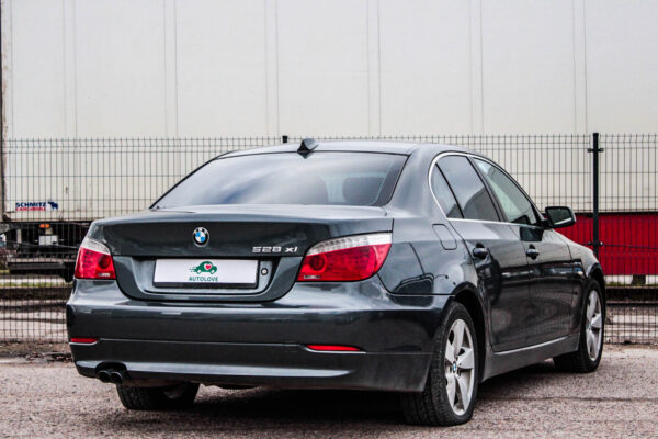 BMW 528XI - Image 4