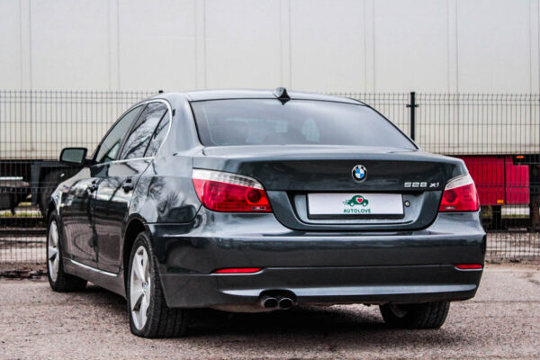BMW 528XI - Image 6