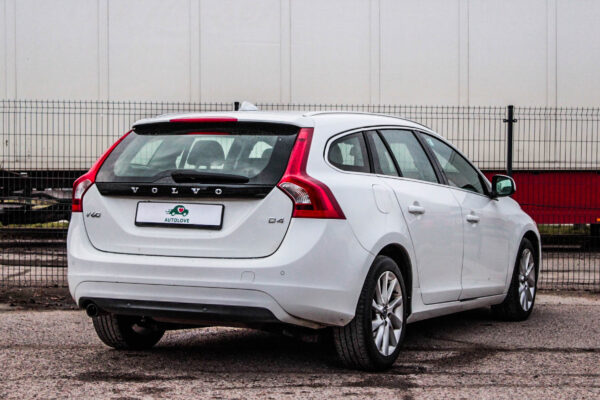 Volvo V60 - Image 4