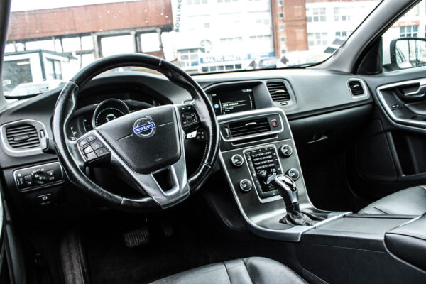 Volvo V60 - Image 10