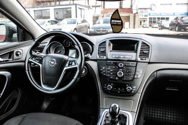 Opel Insignia - Image 8
