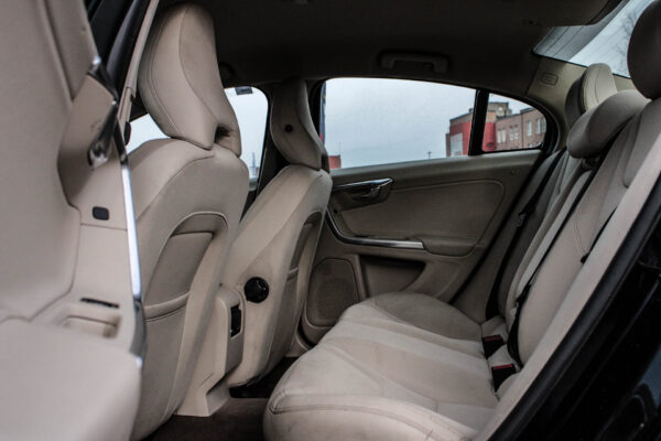 Volvo S60 - Image 11