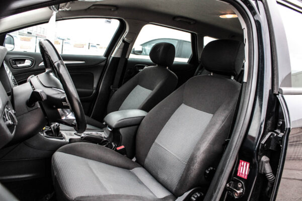 Ford Mondeo - Image 7