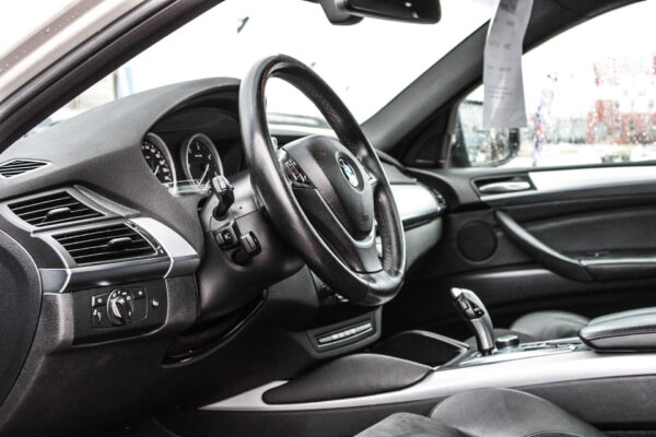 BMW X6 - Image 8