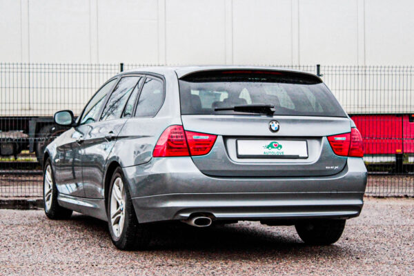 BMW 320 - Image 6
