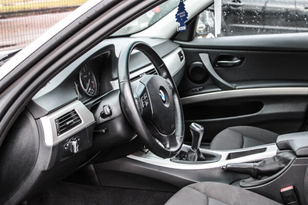 BMW 320 - Image 10