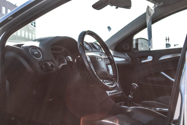 Ford Mondeo - Image 7