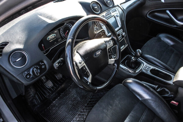 Ford Mondeo - Image 8