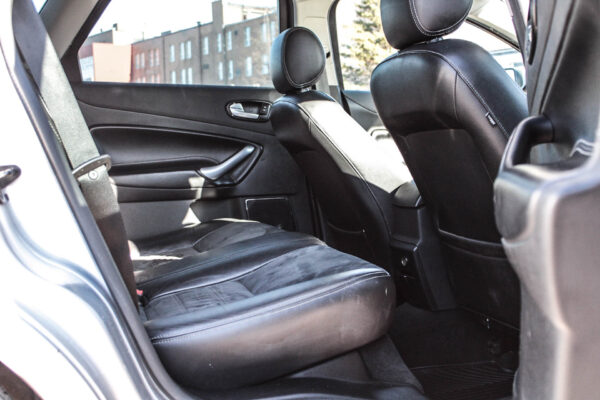 Ford Mondeo - Image 12