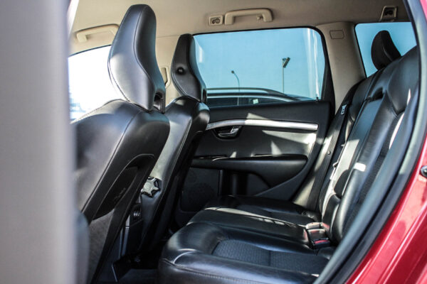 Volvo V70 - Image 9