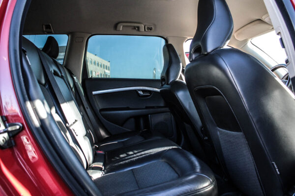 Volvo V70 - Image 10