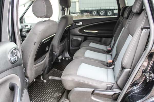 Ford S-MAX - Image 9