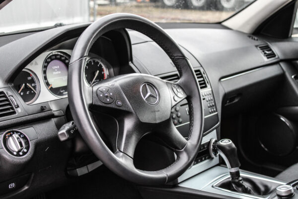 Mercedes C220 - Image 7
