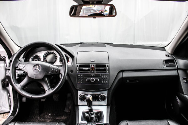 Mercedes C220 - Image 12