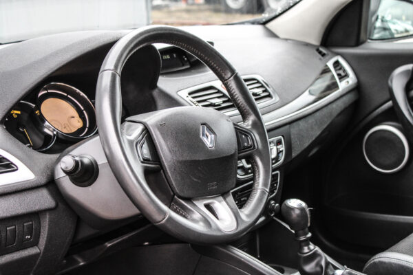 Renault Megane - Image 7