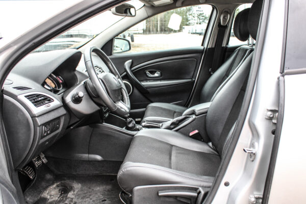Renault Megane - Image 9