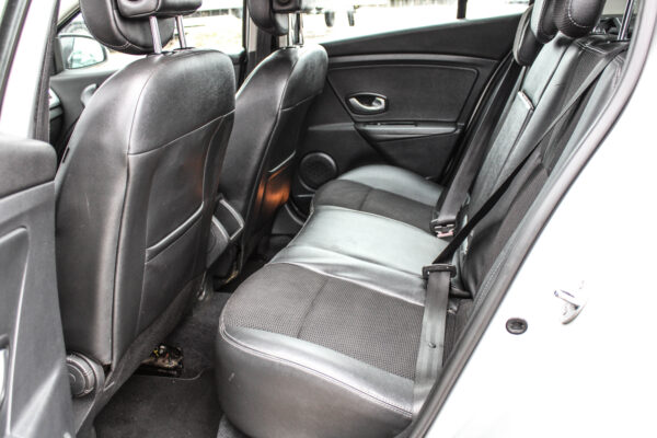 Renault Megane - Image 13