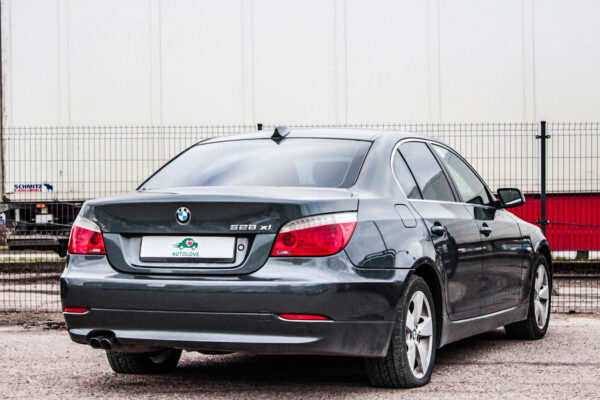 BMW 528XI - Image 4