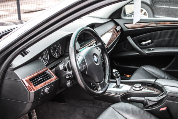 BMW 528XI - Image 7