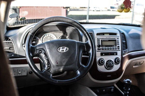Hyundai Santa Fe - Image 9