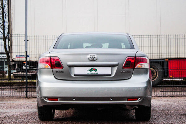 Toyota Avensis - Image 5